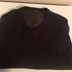 Long sleeved men’s brown sweater